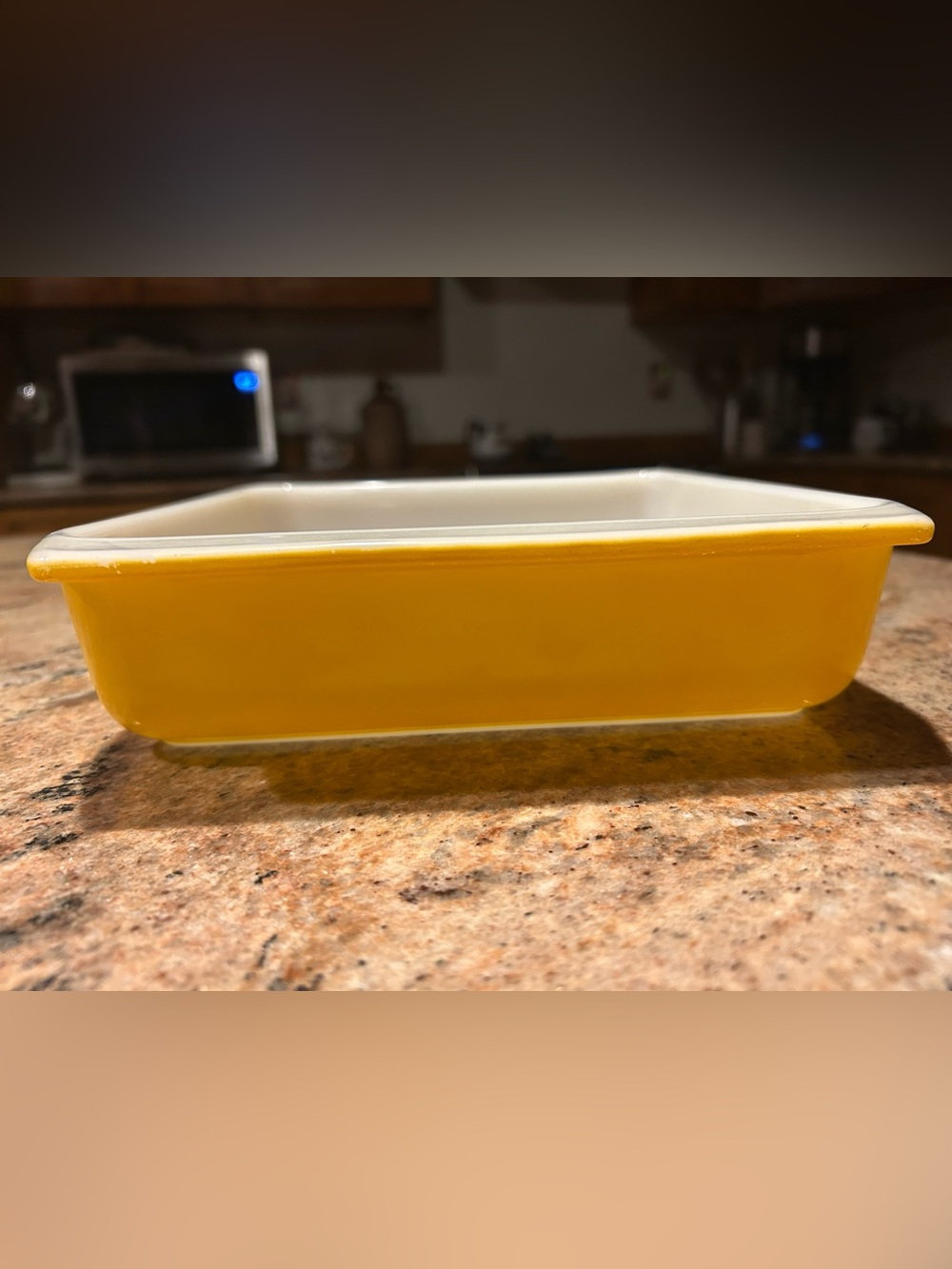 Pyrex TRADE MARK #922 Sunburst Yellow 8”x8”x2” Opal Glass Square Brownie Dish - Picture 11 of 11